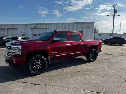 Chevy Silverado High Country on Moto Metal wheels